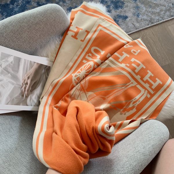 2020 casual fashion scarf luxury plaid velvet scarfs winter mens womens fasion muffler cashmere neckerchief scarves 2091704q, Blue;gray
2020 casual fashion scarf luxury plaid velvet scarfs winter mens womens fasion muffler cashmere neckerchief scarves 2091704q, Blue;gray