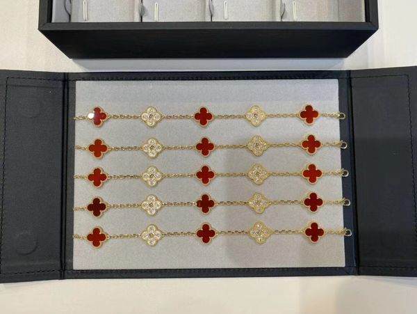 v metal luxurious quality five flowers punk bracelet with diamond and nature red agate for women wedding jewelry gift ps5344a, Black
v metal luxurious quality five flowers punk bracelet with diamond and nature red agate for women wedding jewelry gift ps5344a, Black