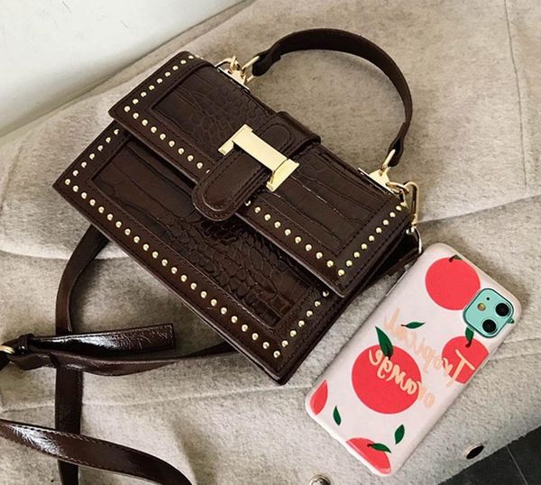 oswego crocodile pattern rivets leather crossbody bags for women 2020 fashion tote bags female shoulder messenger bagok
oswego crocodile pattern rivets leather crossbody bags for women 2020 fashion tote bags female shoulder messenger bagok