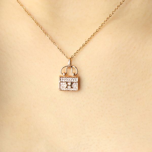 2020 sterling silver chain necklace female clavicle new h bag contracted temperament niche design pendant with a birthday present
2020 sterling silver chain necklace female clavicle new h bag contracted temperament niche design pendant with a birthday present
