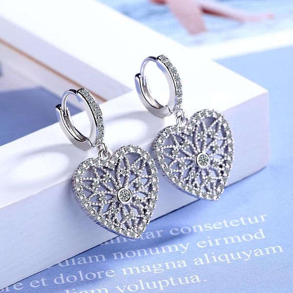 KOFSAC Exquisite Hollow Heart Zircon CZ Gold Hoop Earrings For Women Jewelry 925 Sterling Silver Earring Lady Anniversary Gifts
KOFSAC Exquisite Hollow Heart Zircon CZ Gold Hoop Earrings For Women Jewelry 925 Sterling Silver Earring Lady Anniversary Gifts