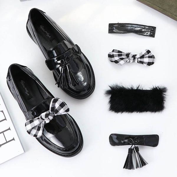 british four ways small leather shoes women winter plush loafers woman flats ballerina tassel patent leather oxfords women 2020, Black
british four ways small leather shoes women winter plush loafers woman flats ballerina tassel patent leather oxfords women 2020, Black