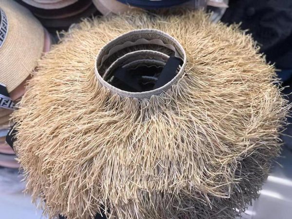 01912-shi designer style raffia grass patchwork hollow grass lady sun cap women beach holiday leisure hat take p, Blue;gray
01912-shi designer style raffia grass patchwork hollow grass lady sun cap women beach holiday leisure hat take p, Blue;gray