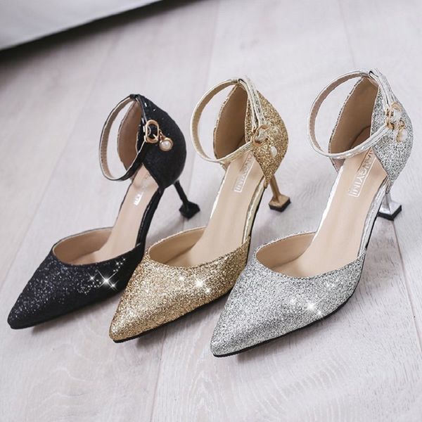 35-43 extra large women's shoes 2020 spring and summer new style buckle baotou hollow sandals women's fashion thin heels, Black 
35-43 extra large women's shoes 2020 spring and summer new style buckle baotou hollow sandals women's fashion thin heels, Black
