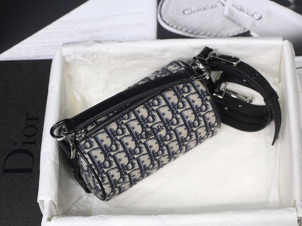 classic lady's handbag 7a high-end custom quality handbag fashion business casual style metal accessories with long shoulder strap 023
classic lady's handbag 7a high-end custom quality handbag fashion business casual style metal accessories with long shoulder strap 023