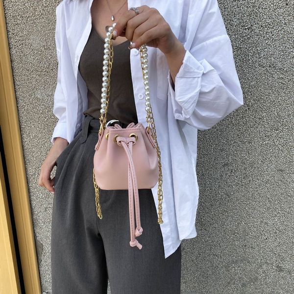 niche design mini bags female drawstring bags 2020 spring and summer new chain bucket bag shoulder bag solid color handbag
niche design mini bags female drawstring bags 2020 spring and summer new chain bucket bag shoulder bag solid color handbag