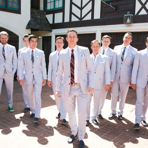 2021 handsome groomsmen tuxedos for wedding groom 2 pieces suits slim fit two button man party blazers (jacket+pants), Black;gray
2021 handsome groomsmen tuxedos for wedding groom 2 pieces suits slim fit two button man party blazers (jacket+pants), Black;gray