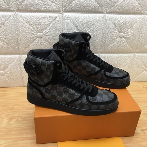 044 high-quality men's designer casual sports shoes trendy brand outdoor casual shoes, fast delivery in the original box, Black
044 high-quality men's designer casual sports shoes trendy brand outdoor casual shoes, fast delivery in the original box, Black