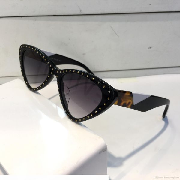 luxury 0323 sunglasses for women fashion design popular charming cat eye sunglasses uv protection sunglasses come with package, White;black
luxury 0323 sunglasses for women fashion design popular charming cat eye sunglasses uv protection sunglasses come with package, White;black