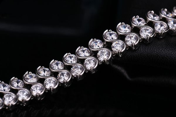 18cm double rows fashion chains model zircon stones women jewery bracelet, Golden;silver
18cm double rows fashion chains model zircon stones women jewery bracelet, Golden;silver