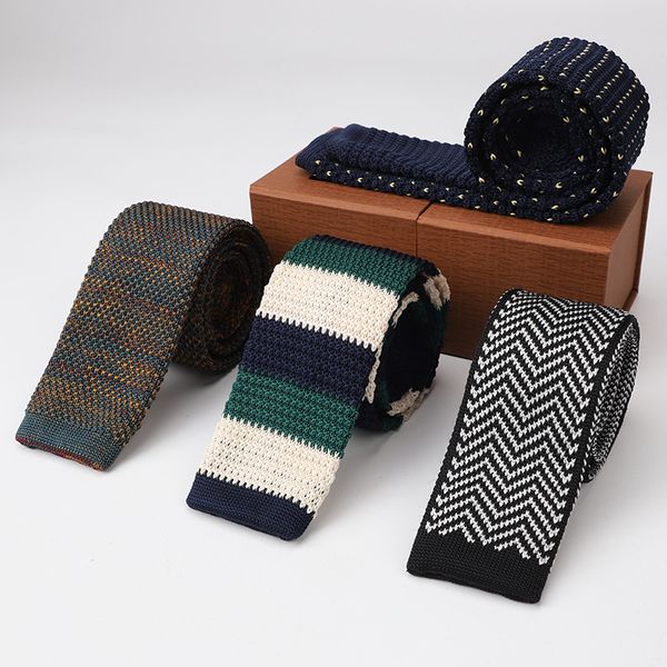 2020 genuine brand slim 6cm men's striped tie narrow knitted neck tie business woven knit colourful cravate party gift, Black;gray
2020 genuine brand slim 6cm men's striped tie narrow knitted neck tie business woven knit colourful cravate party gift, Black;gray