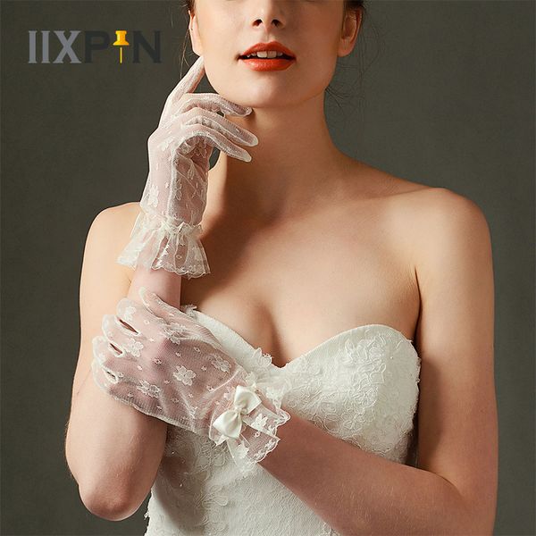 1 pair women floral lace gloves short bride gloves weddings banquet party fancy dress accessories beige lace weddings, Blue;gray
1 pair women floral lace gloves short bride gloves weddings banquet party fancy dress accessories beige lace weddings, Blue;gray