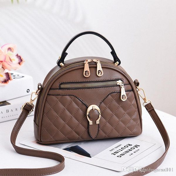 2019 new brand fashion luxury designer bags buckle decoration small square package shoulder bag designer luxury handbags purses
2019 new brand fashion luxury designer bags buckle decoration small square package shoulder bag designer luxury handbags purses