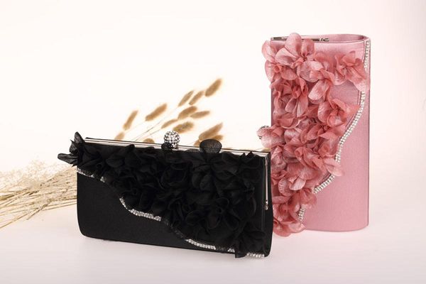 2014 новое прибытие limited женщины сумки bolsa сумки женщин цветка и горный хрусталь elegance lady свадьба / день сцепление / сумка
2014 новое прибытие limited женщины сумки bolsa сумки женщин цветка и горный хрусталь elegance lady свадьба / день сцепление / сумка