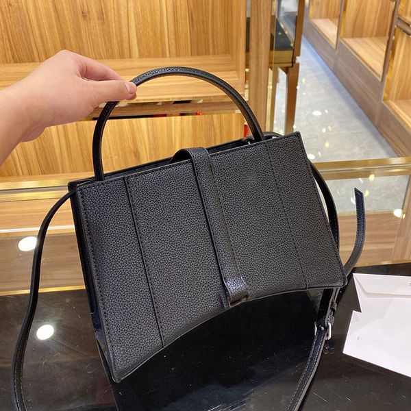 women black hourglass bag ladies strap shoulder purse leather crossbody bags clutch handbag gift box
women black hourglass bag ladies strap shoulder purse leather crossbody bags clutch handbag gift box