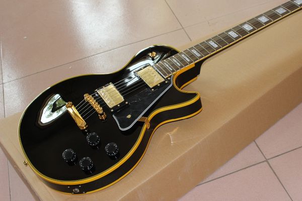 custom shop.custom electric guitar.black color guitarra.rosewood fingerboard handwork 6 stings gitaar.one piece neck and body
custom shop.custom electric guitar.black color guitarra.rosewood fingerboard handwork 6 stings gitaar.one piece neck and body