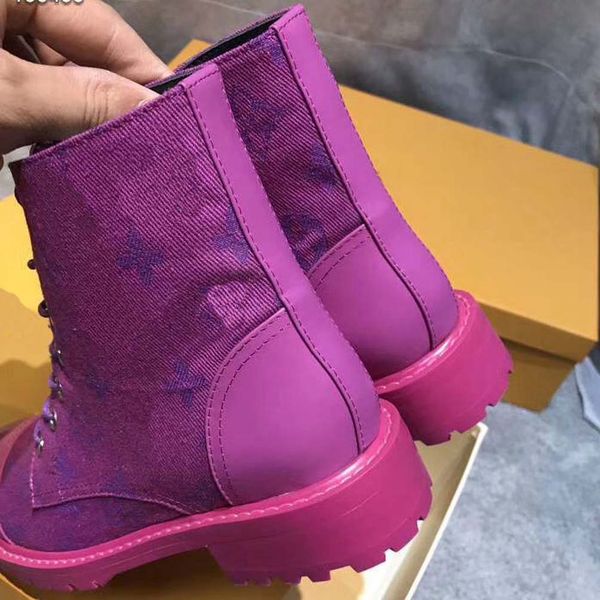 fashion leather star women shoes woman leather short autumn winter ankle fashion women boots 04 l250 0177, Black
fashion leather star women shoes woman leather short autumn winter ankle fashion women boots 04 l250 0177, Black