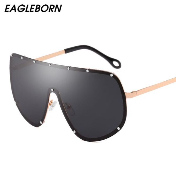 new arrival man fashion model sunglasses polarized conjoined rivet sunglasses luxury design individuality integrated gothic big, White;black
new arrival man fashion model sunglasses polarized conjoined rivet sunglasses luxury design individuality integrated gothic big, White;black