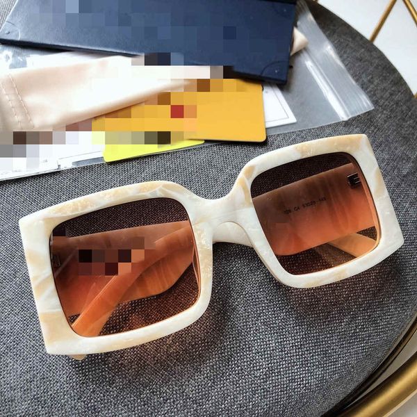 2020 luxury millionaire designer sunglasses for women fashion full frame uv400 uv protection lens summer square style comw with package 1026, White;black
2020 luxury millionaire designer sunglasses for women fashion full frame uv400 uv protection lens summer square style comw with package 1026, White;black