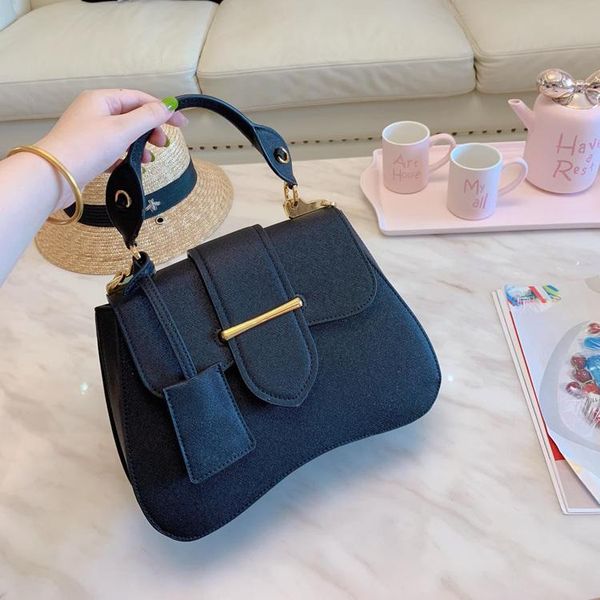 New fashion handbag designer handbags high quality ladies bags Cross Body bags shoulder bags outdoor leisure bag wallet free shipping
New fashion handbag designer handbags high quality ladies bags Cross Body bags shoulder bags outdoor leisure bag wallet free shipping