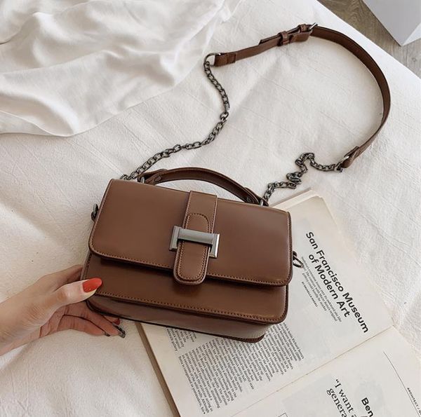 designer-ins super bag girl bag 2019 new korean version baitie handbag with one shoulder and oblique handbag port wind retro handbag
designer-ins super bag girl bag 2019 new korean version baitie handbag with one shoulder and oblique handbag port wind retro handbag