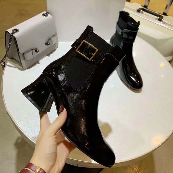 fashion leather star women shoes woman leather short autumn winter ankle fashion women boots 04 j240 0196, Black
fashion leather star women shoes woman leather short autumn winter ankle fashion women boots 04 j240 0196, Black