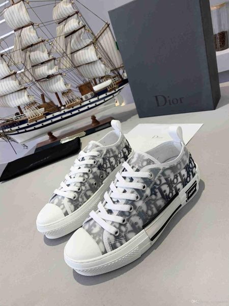 2020 new men's and women's casual sports shoes, fashionable letter high-shoes. comfortable breathable belt box multiple colors, Red;white
2020 new men's and women's casual sports shoes, fashionable letter high-shoes. comfortable breathable belt box multiple colors, Red;white
