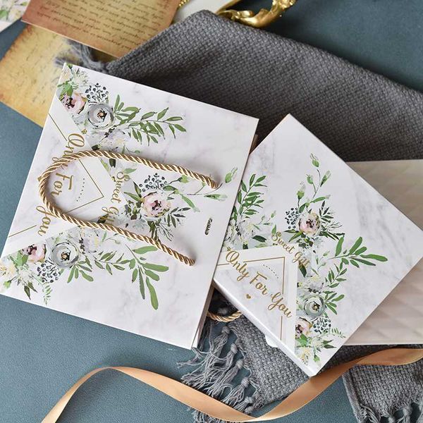 10pcs box and bag candy boxes gift bag wedding gift box favors guests packaging gifts boxes christmas party decor
10pcs box and bag candy boxes gift bag wedding gift box favors guests packaging gifts boxes christmas party decor