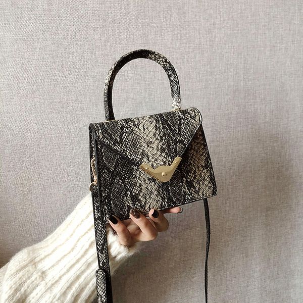 дизайнер бренда small bag 2020 новый крокодил шаблон малый квадрат сумка разносторонних женщин в одно плечо посланник сумки
дизайнер бренда small bag 2020 новый крокодил шаблон малый квадрат сумка разносторонних женщин в одно плечо посланник сумки