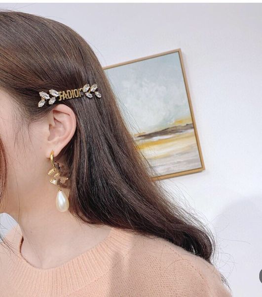 d new ja letter horse eye wheat ear hairpin high version cd jewelry letters are correct, Golden;silver
d new ja letter horse eye wheat ear hairpin high version cd jewelry letters are correct, Golden;silver