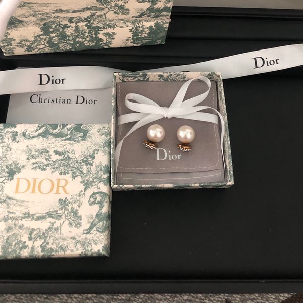 2020 fashion jewelry ladies earrings with party dresses jewelry charm gorgeous stud earrings xx068, White
2020 fashion jewelry ladies earrings with party dresses jewelry charm gorgeous stud earrings xx068, White