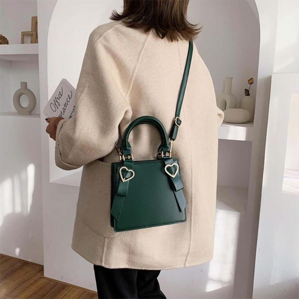сумочка моды кожи pu женщин в большой емкости твердой crossbody сумки плечо сумка дизайн повседневные сумки лоскут tote
сумочка моды кожи pu женщин в большой емкости твердой crossbody сумки плечо сумка дизайн повседневные сумки лоскут tote