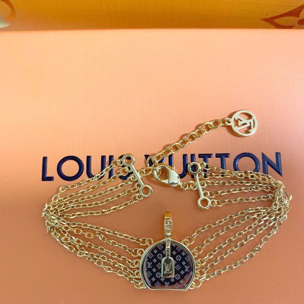 new arrive fashion jewelry sets lady women titanium steel 18k gold chain necklace bracelet with v letter double color smooth ta with box r24, Golden;silver
new arrive fashion jewelry sets lady women titanium steel 18k gold chain necklace bracelet with v letter double color smooth ta with box r24, Golden;silver