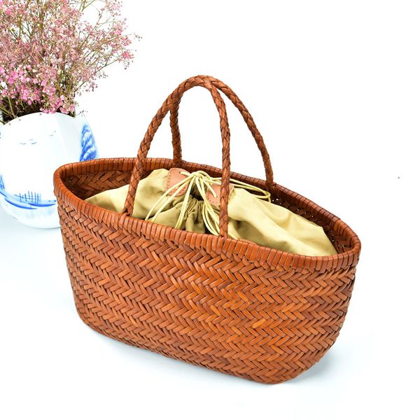 blooming2020 beach vacation baotou layer cowhide woven soft leather ladies handbag net red bag
blooming2020 beach vacation baotou layer cowhide woven soft leather ladies handbag net red bag