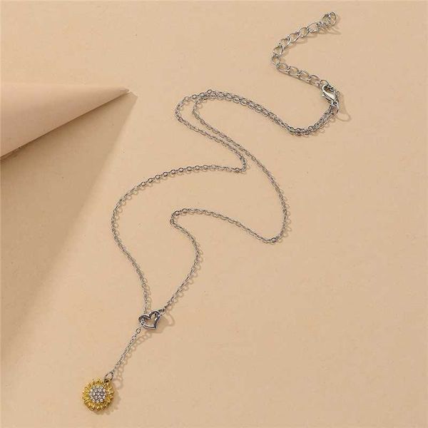 chokers sunflower choker necklace for women chain statement collar female chocker shining jewelry in, Golden;silver
chokers sunflower choker necklace for women chain statement collar female chocker shining jewelry in, Golden;silver