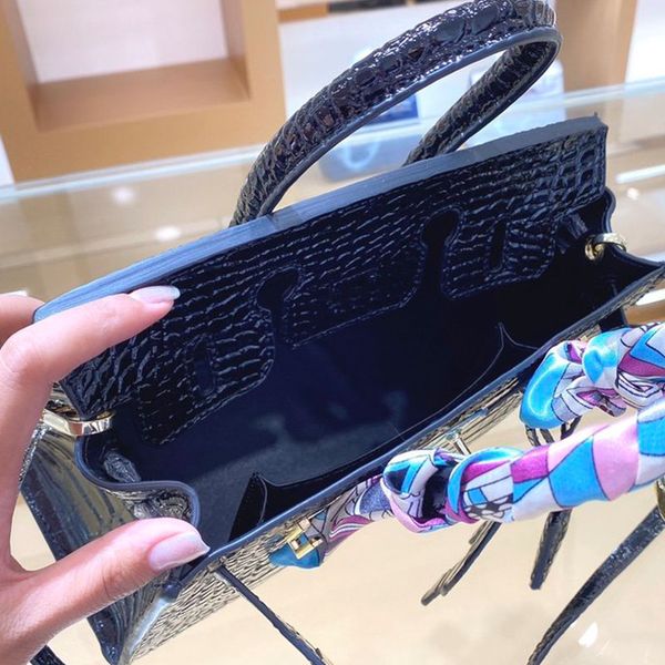 patent crocodile leather handbag h bag letter dinner shoulder bag large package women capacity tote purse lady shopping bags alligator iroq, Red;black
patent crocodile leather handbag h bag letter dinner shoulder bag large package women capacity tote purse lady shopping bags alligator iroq, Red;black