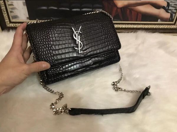 famous brand designer fashion luxury ladies small chain shoulder bags messenger bag women crossbody ing
famous brand designer fashion luxury ladies small chain shoulder bags messenger bag women crossbody ing