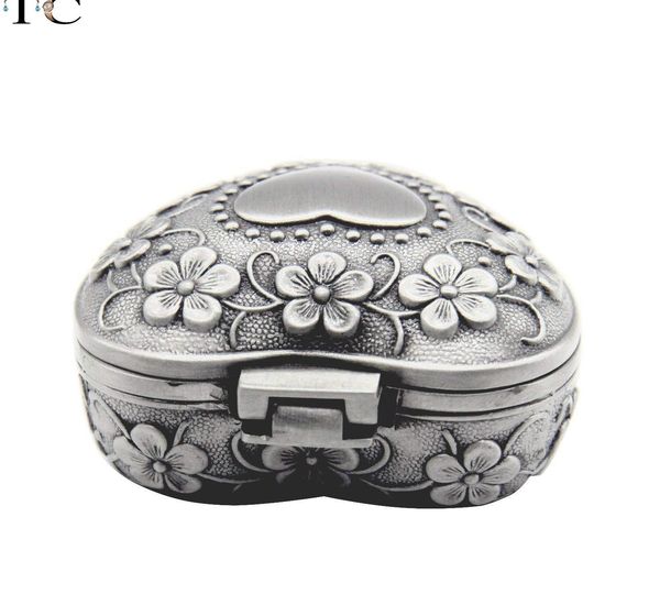 classic antique silver jewelry heart shaped jewelry box ring trinkets store organizers chest christmas11, Black;white
classic antique silver jewelry heart shaped jewelry box ring trinkets store organizers chest christmas11, Black;white