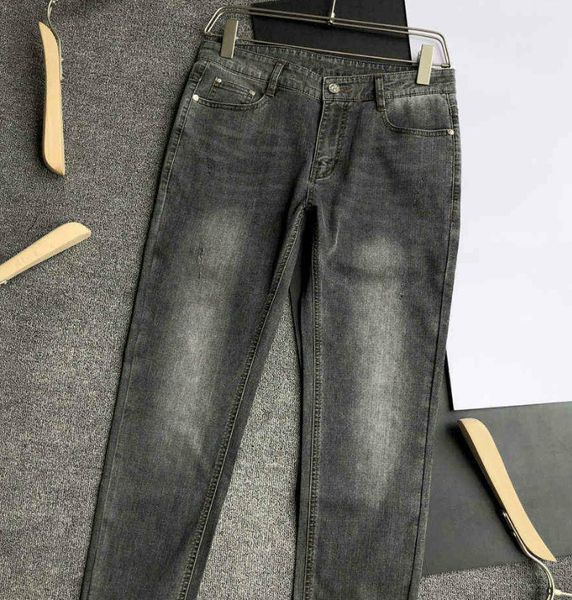 GXXXI ITALY Mens Jeans Pants Denim Fashion New Stylish Streetwear Jeans Men Casual Pants with Letter High Quality Jeans Clothing Size 29-40
GXXXI ITALY Mens Jeans Pants Denim Fashion New Stylish Streetwear Jeans Men Casual Pants with Letter High Quality Jeans Clothing Size 29-40