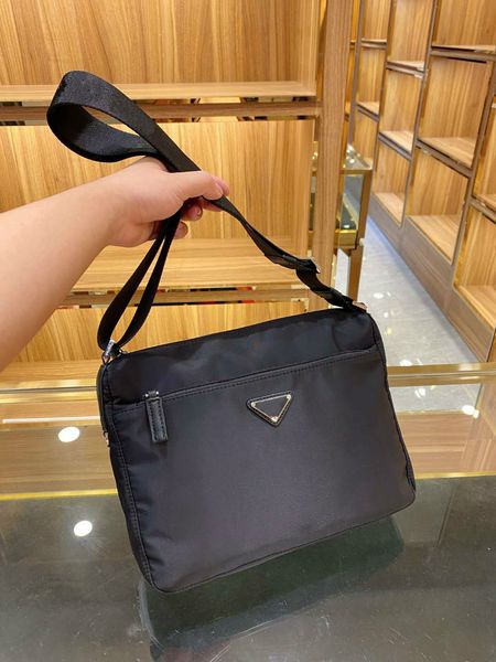 mens and women's crossbody bag designers bags new fashion style shoulder bags small size solid color black with pockets
mens and women's crossbody bag designers bags new fashion style shoulder bags small size solid color black with pockets