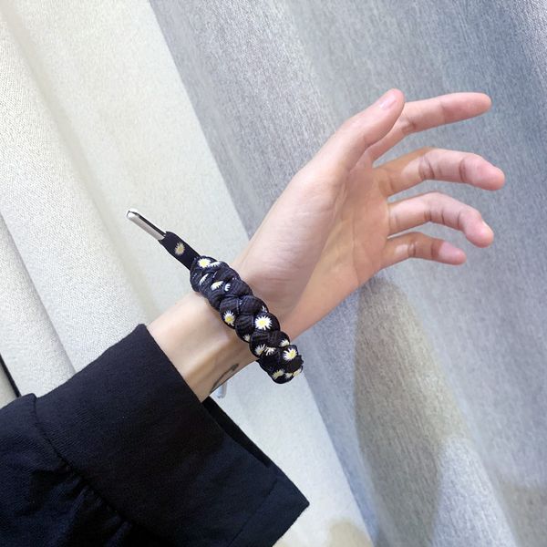 creative fashion small daisy bracelet student korean version of simple woven couple bracelet male girlfriend girl birthday gift, Golden;silver
creative fashion small daisy bracelet student korean version of simple woven couple bracelet male girlfriend girl birthday gift, Golden;silver