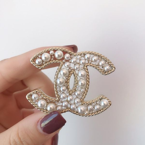 brooch fashion women jewelry charm new pearl letter brooch brass anti-fading, Gray
brooch fashion women jewelry charm new pearl letter brooch brass anti-fading, Gray