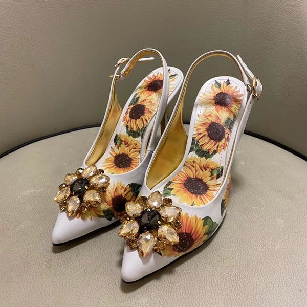 2020 autumn runways women's floral print pointed toe high heeled shoes chic women crystal heels pumps b822, Black
2020 autumn runways women's floral print pointed toe high heeled shoes chic women crystal heels pumps b822, Black