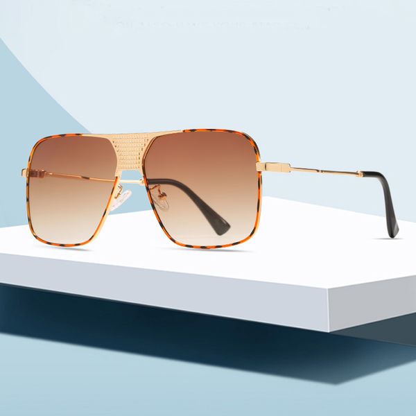 2020 luxury fashion metal gradient square frame men's sunglasses brand design driving sunglasses vintage sunglasses, White;black
2020 luxury fashion metal gradient square frame men's sunglasses brand design driving sunglasses vintage sunglasses, White;black