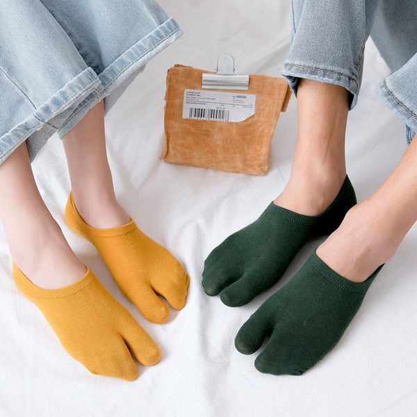 1 pair women/men japanese kimono flip flop sandal split two toe sock tabi ninja geta socks, Black;white
1 pair women/men japanese kimono flip flop sandal split two toe sock tabi ninja geta socks, Black;white
