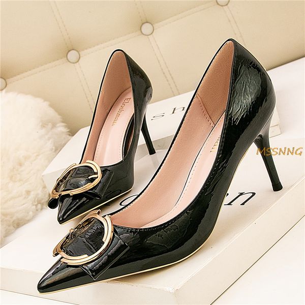 dress shoes 2021 plus size 41 est women's good leather 7cm high heels pumps female metal decoration luxury office, Black
dress shoes 2021 plus size 41 est women's good leather 7cm high heels pumps female metal decoration luxury office, Black