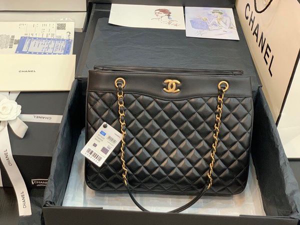 shopping bag 7a high-end quality imported soft sheepskin hardware metal collocation simple practical fashion trend leisure multi-function
shopping bag 7a high-end quality imported soft sheepskin hardware metal collocation simple practical fashion trend leisure multi-function