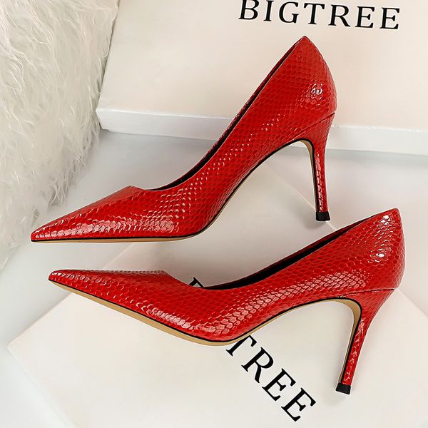 2020 new spring women pumps 8cm high thin heels pointed toe solid shallow ladies women shoes red female high heels pumps, Black
2020 new spring women pumps 8cm high thin heels pointed toe solid shallow ladies women shoes red female high heels pumps, Black
