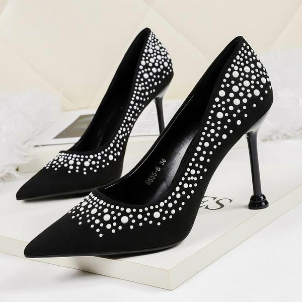 9.5cm pumps 2020 suede shallow mouth high heels nightclub was thin and polka dot single shoes fine heel women shoes, Black
9.5cm pumps 2020 suede shallow mouth high heels nightclub was thin and polka dot single shoes fine heel women shoes, Black