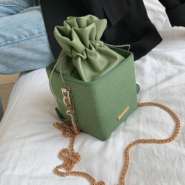 матовая площадь crossbody сумка 2020 мода нового качества кожи pu женщин сумки конструктора lattice цепи плечо сумка
матовая площадь crossbody сумка 2020 мода нового качества кожи pu женщин сумки конструктора lattice цепи плечо сумка